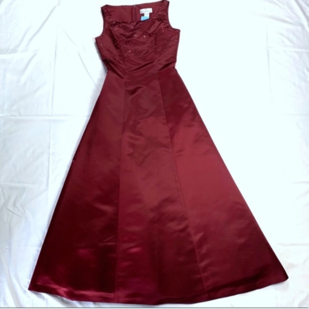 Donna Gray women beaded floor length formal gown 4